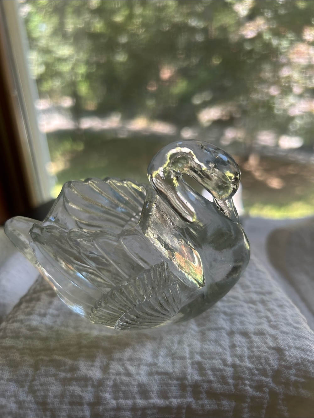 Clear Glass Swan Figurine - Picture 3 of 7